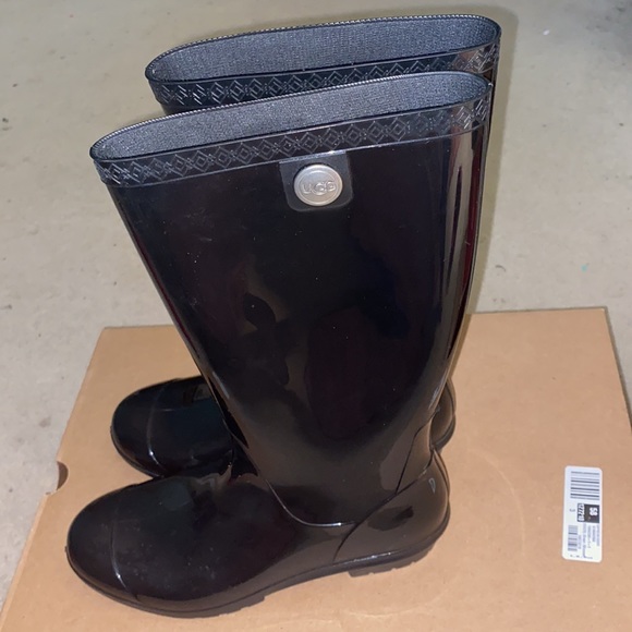 UGG Women's Shaye Rubber Rain Boots - Picture 2 of 4